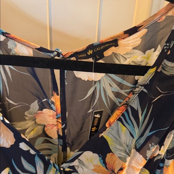 Elegant Floral Long Sleeve Dress - Picture 3 of 5